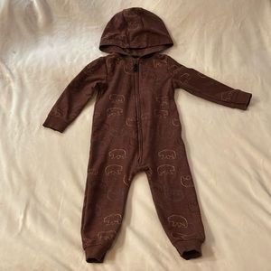 Carter’s bear hooded outfit